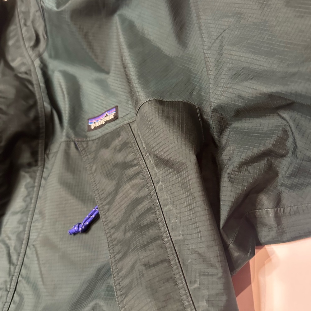 Patagonia Men’s Large Rain Jacket
